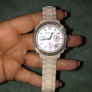 Mk watch